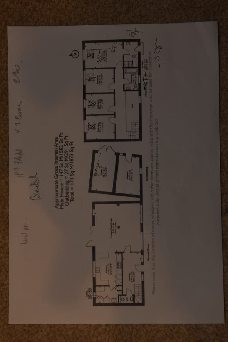 2D Floor Plan (B&W)